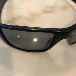 Men’s polarized Oakleys sunglasses